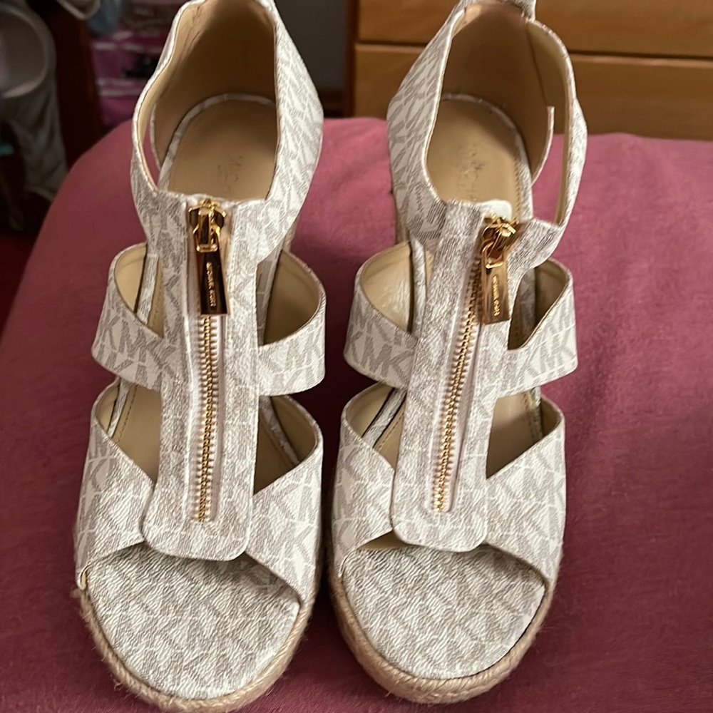 michael kors wedges. best condition.
